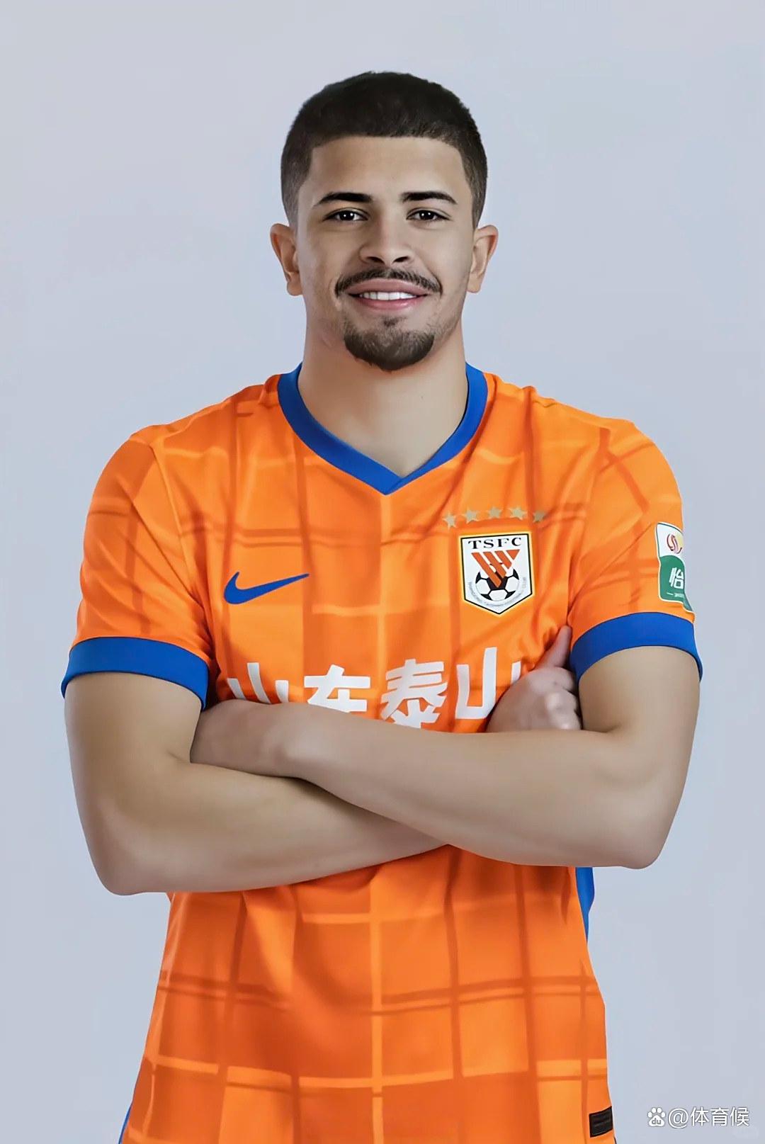 爱游戏全站-今晨体能课后；山东泰山状态回暖备战德国杯；目标明确；临场指挥获称赞的简单介绍